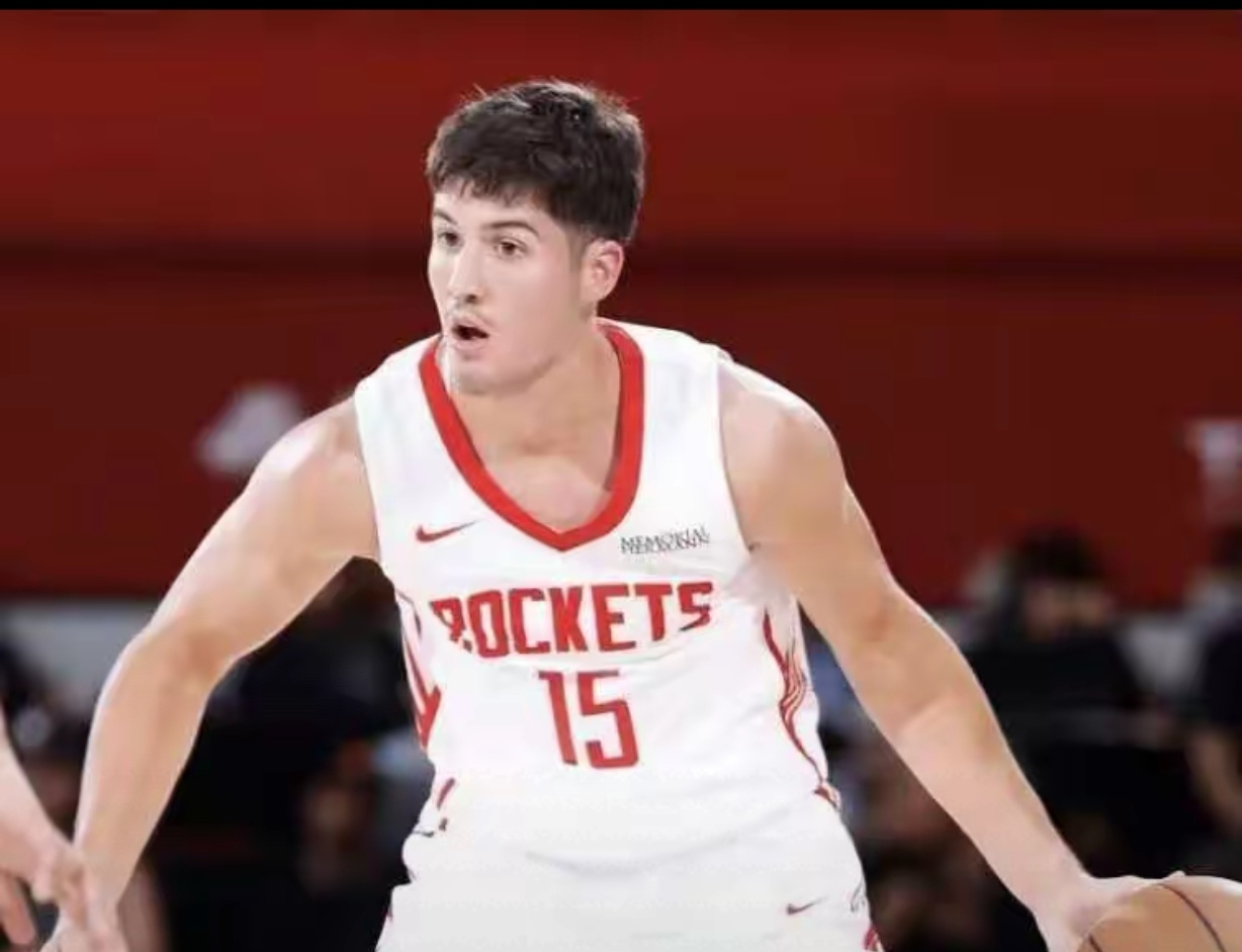 今晚迈阿密热火复出首秀——NBA季后赛节点到来，气氛紧张，球探报告显示潜力